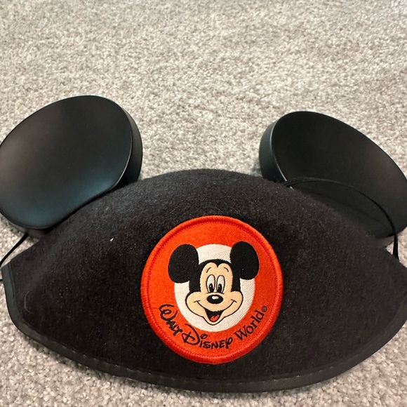 Disney Black Mickey Mouse Ear Hat - Picture 1 of 2